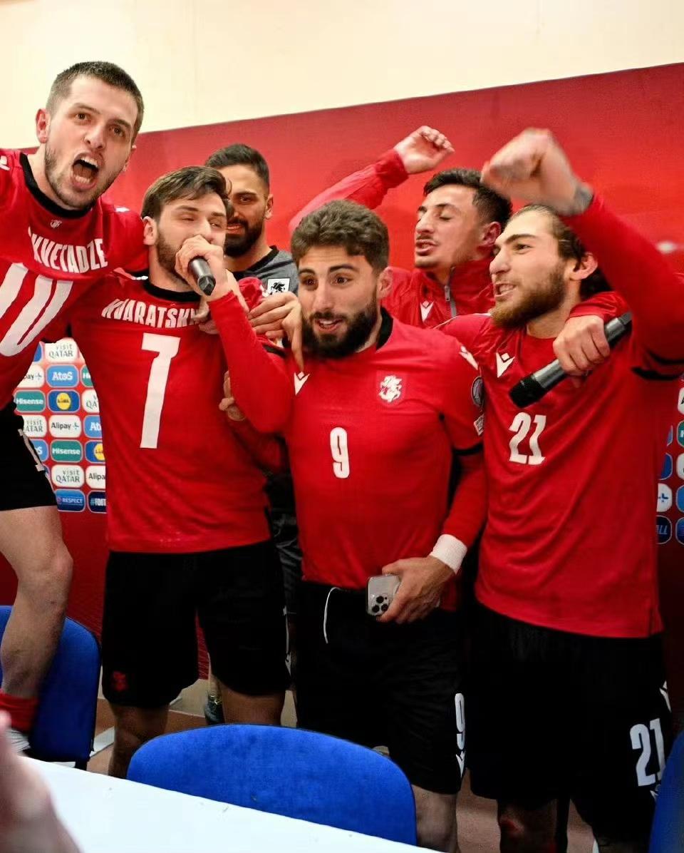 凭借一波广州队，欧洲杯成功救主，现场全场沸腾的简单介绍