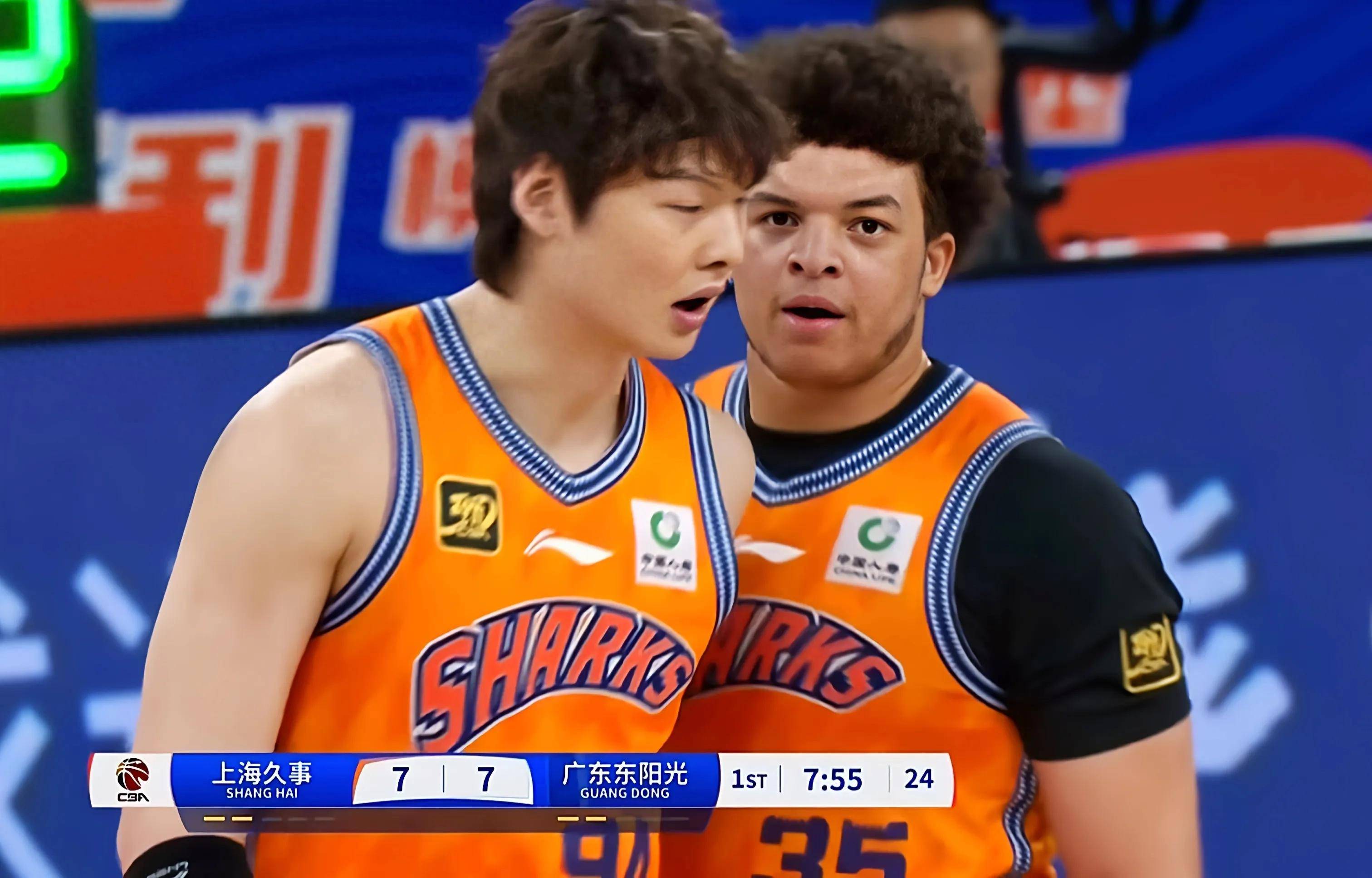 华体会馆-上海队在全国篮球锦标赛中打出绝杀，被誉为观众齐声高喊的简单介绍