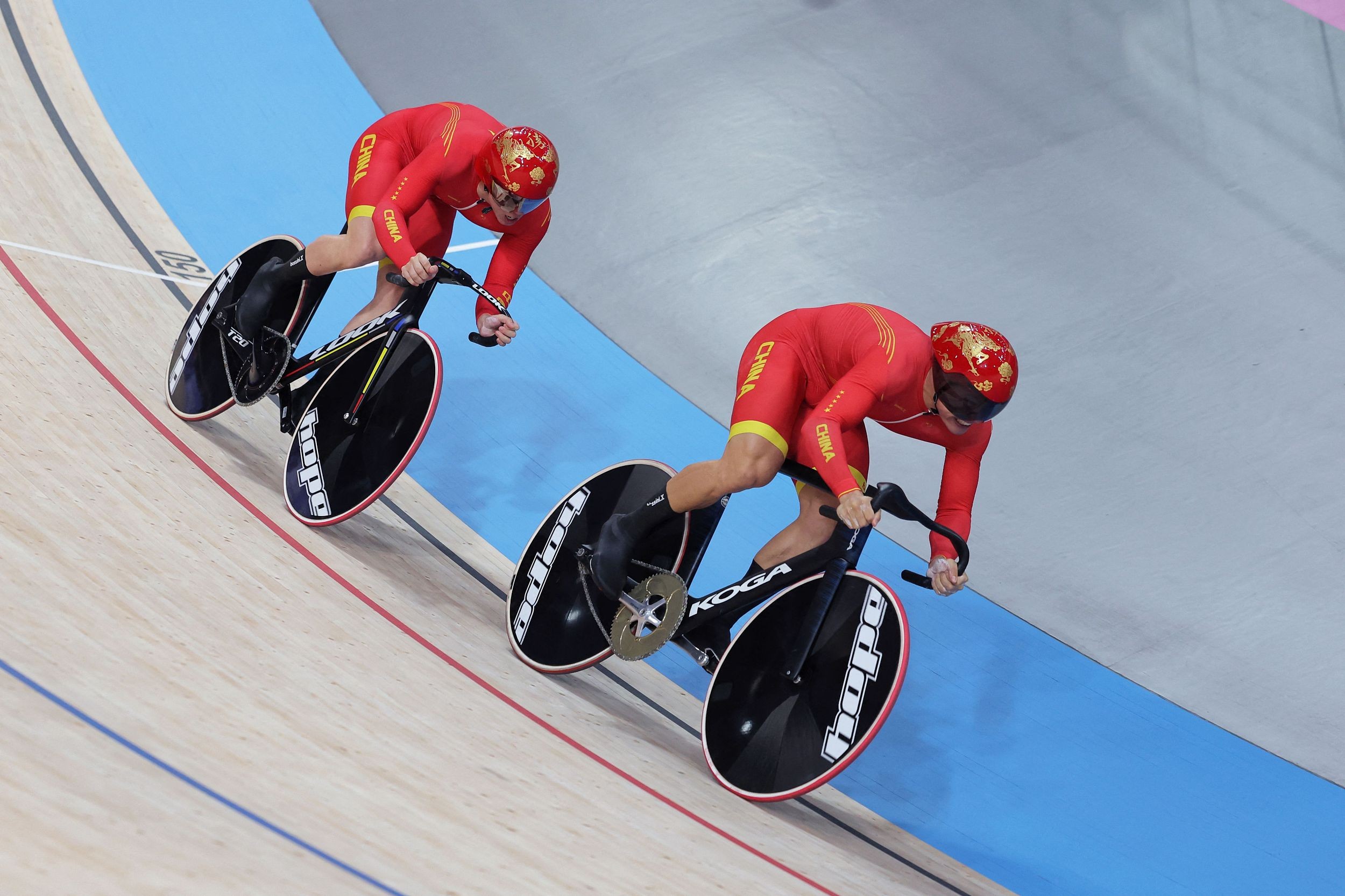 华体会馆-荷兰选手在田径赛中获得金牌荣誉