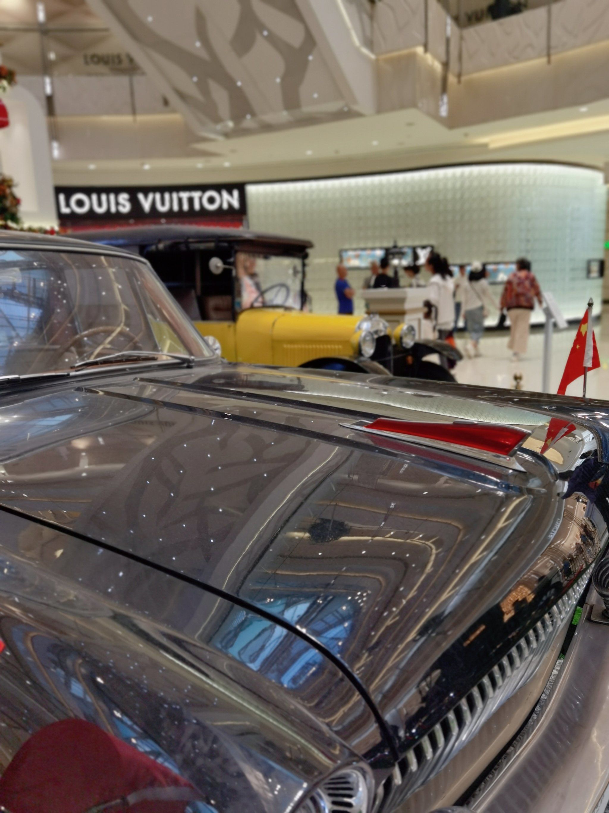 华体会官方登录入口-街头珍藏古董汽车展--复古车迷热爱聚会将在周末举办