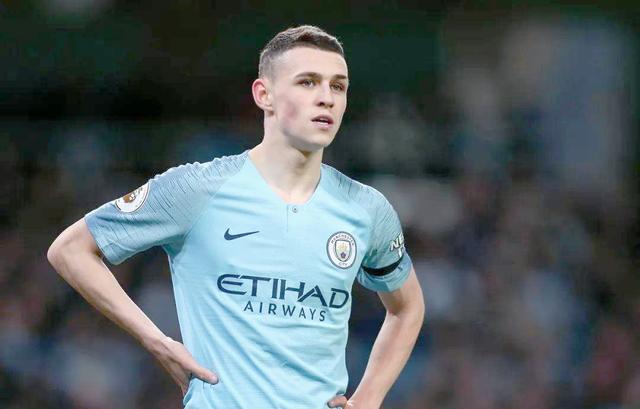 华体会教练-足坛新星崭露头角，成为球队关键球员的简单介绍