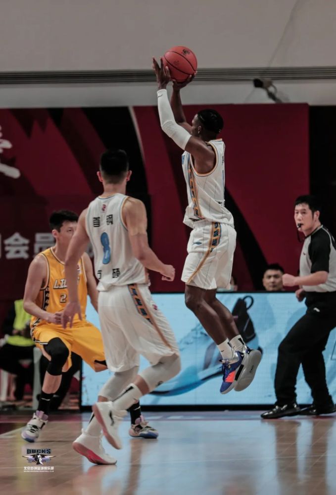 华体会亚洲官网-杭州队在关键时刻失利,晋级前路艰难