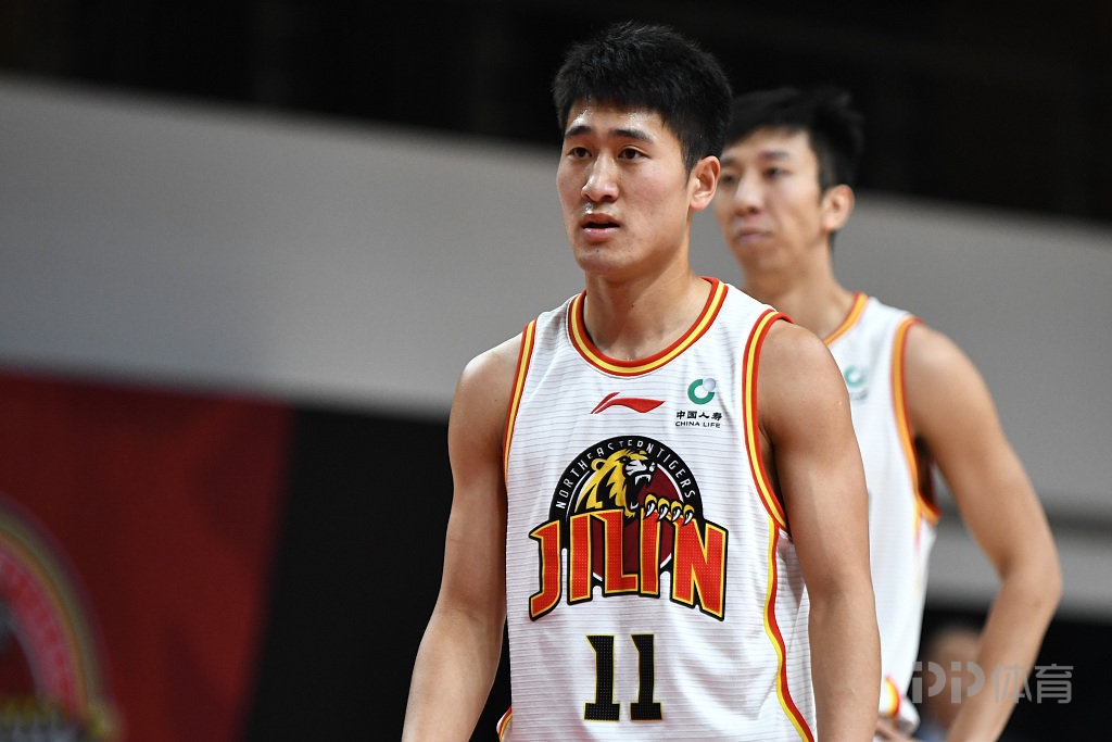 吉林队在今晚比赛中惊险获胜，实力不容小觑