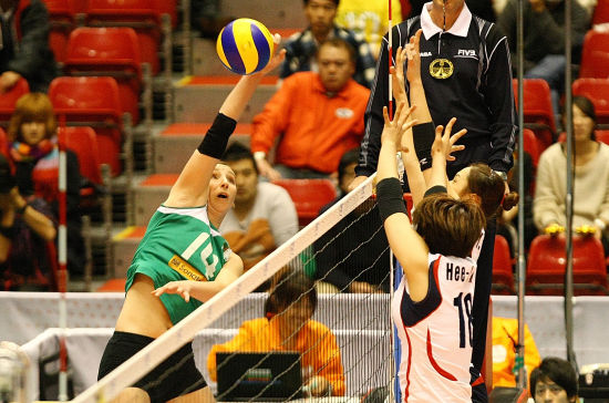 包含阿尔及利亚队在热身赛上出人意料的词条