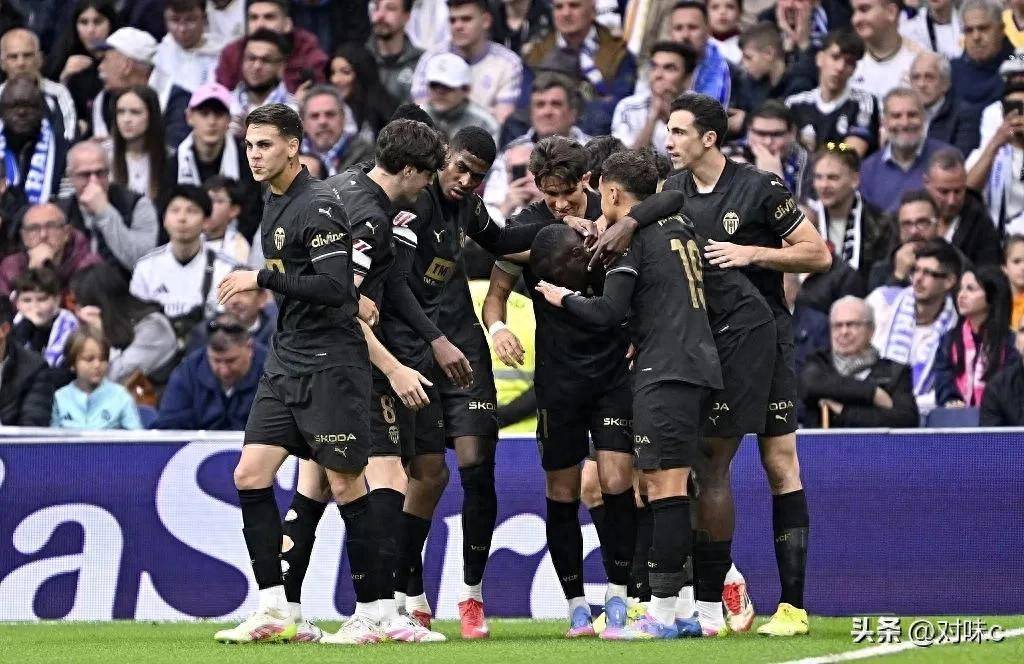 华体会下载-瓦伦西亚门将出色扑救，助球队逆袭