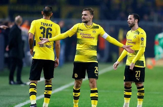 华体会官网入口-防线稳固，多特蒙德领跑德甲