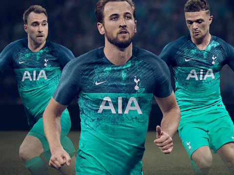 热刺客场大捷，挺进杯赛四强的简单介绍