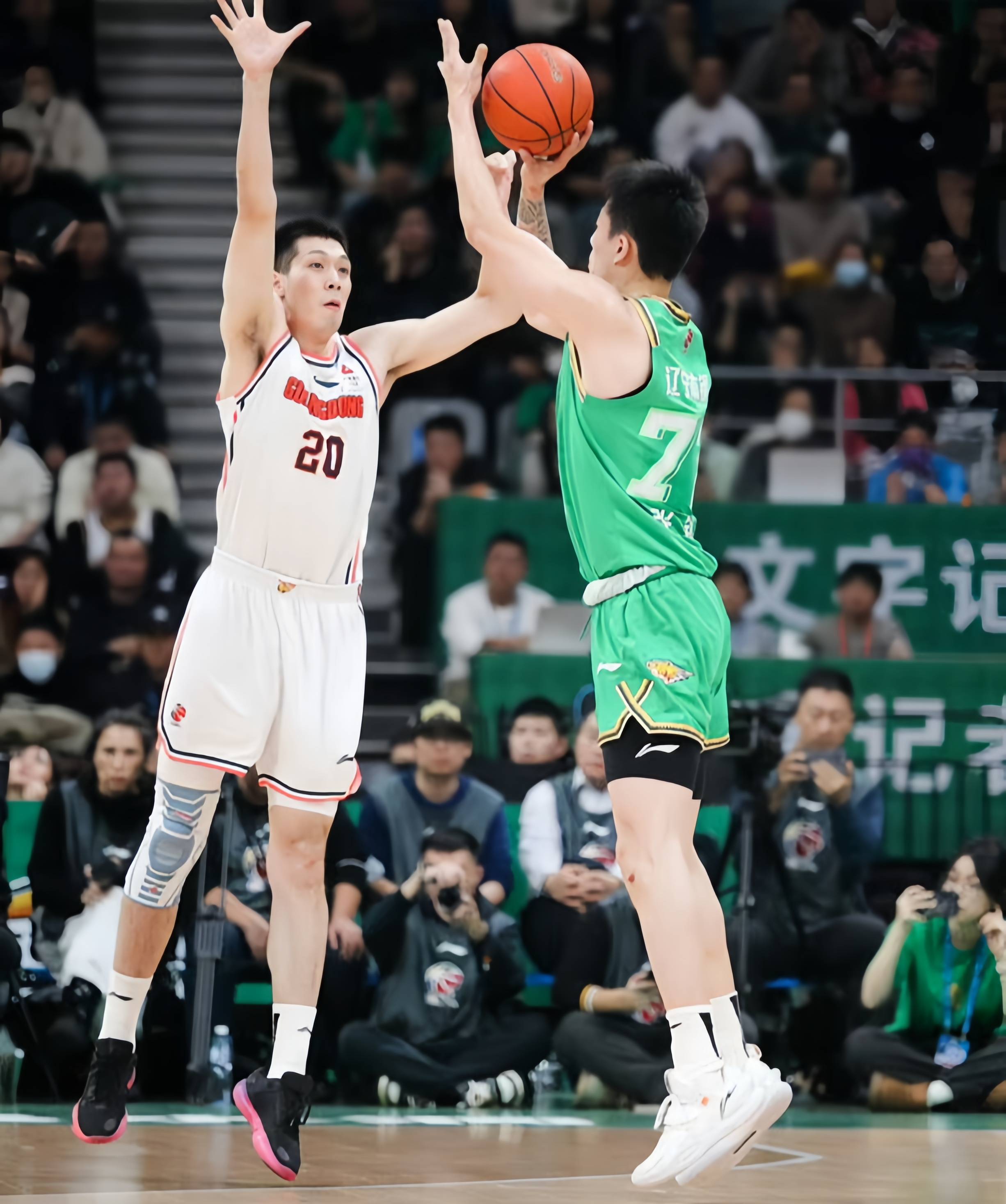 华体会登录入口-CBA赛场上周琦的高效得分再次震撼全场，引发热议的简单介绍