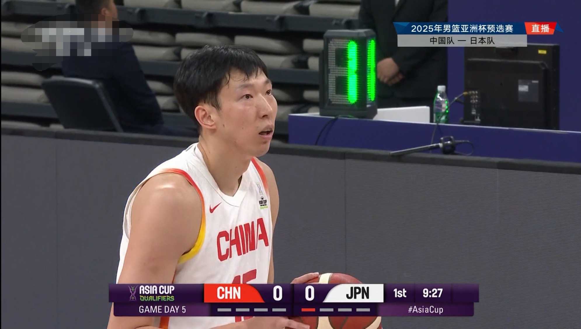 CBA赛场上周琦的高效得分再次震撼全场，引发热议的简单介绍