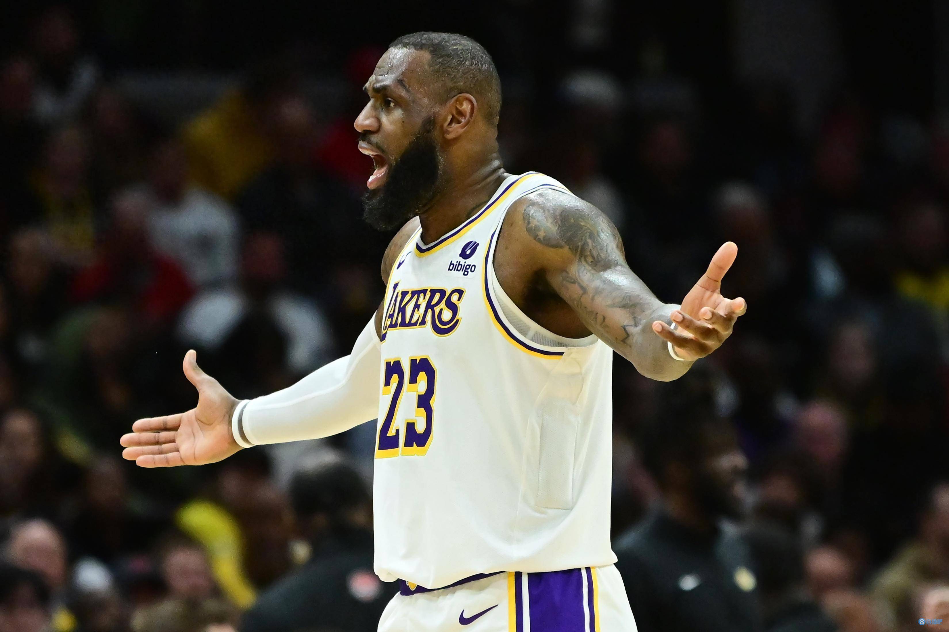 包含骑士主帅感慨詹姆斯功不可没，期待新赛季再创辉煌的词条