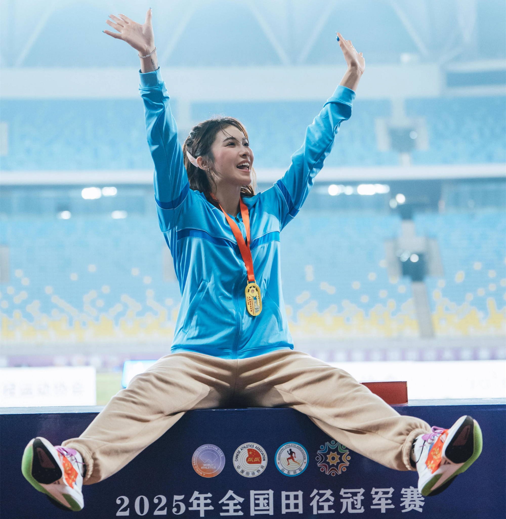 包含中国田径选手突破自身最好成绩，获奖的词条